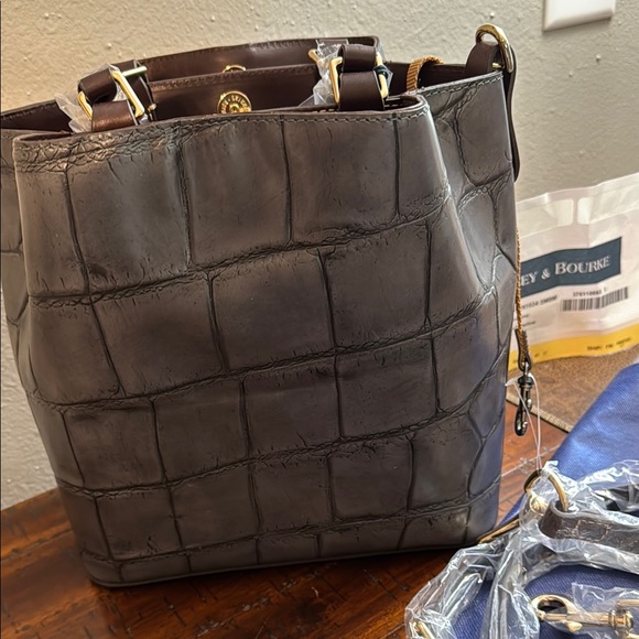 LAST CALL for this Dooney & Bourke Gray Croc-Embossed Shoulder Bag NWT - Picture 11 of 12